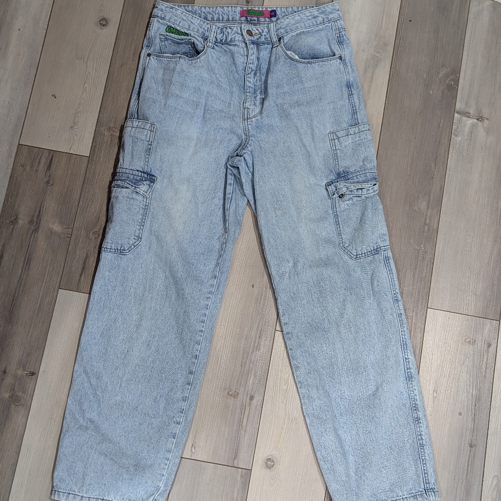 Empyre Jeans light wash with pockets. Wide leg